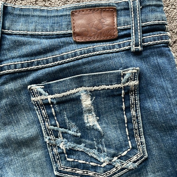 BKE Stella Blue‎ Denim Cutoff Distressed Shorts - Picture 4 of 7